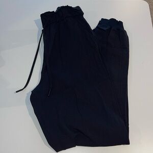Lululemon Joggers - Black, Size 4